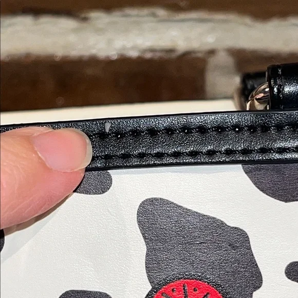 Loungefly NWT! Disney 101 Dalmatians Classic Book Convertible Crossbody/Backpack - Picture 16 of 17